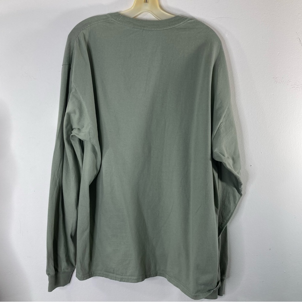 ✨ Hanes Long Sleeve Tee – Everyday Essential ✨ - Picture 3 of 9